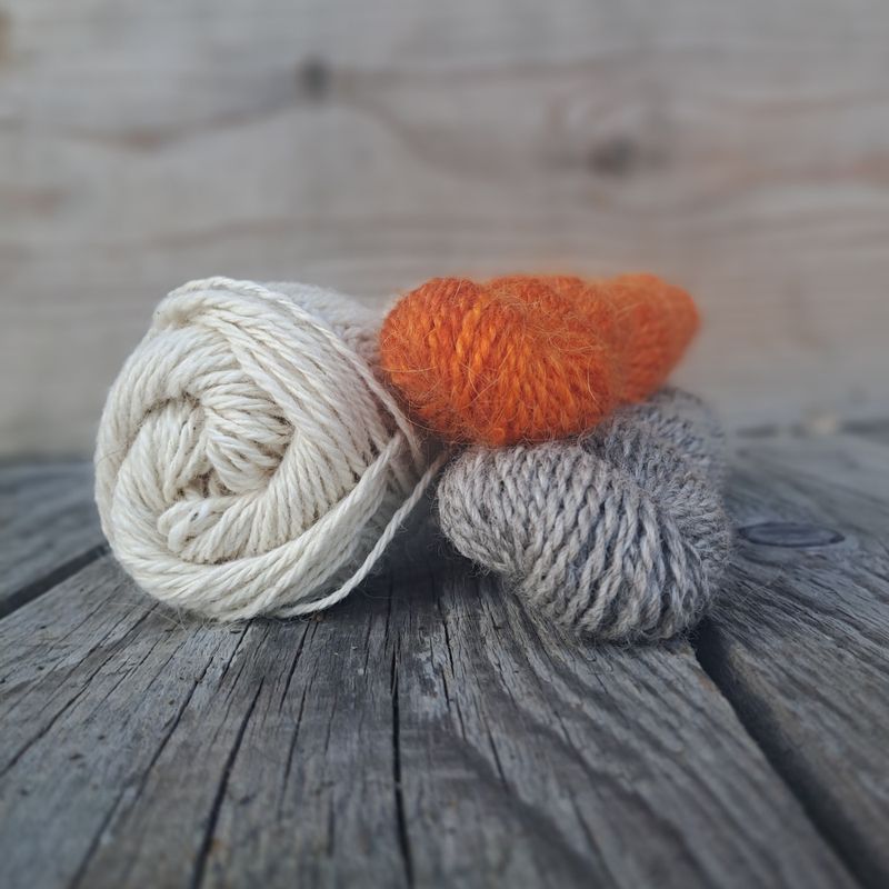 Strikkepakke - Solskinnsvott samojed